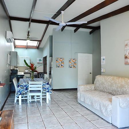Private Fully Furnished Home At Wide Mouth Frog Hostel ケポス エクステリア 写真