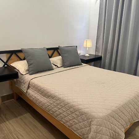 Private Fully Furnished Home At Wide Mouth Frog Hostel ケポス エクステリア 写真