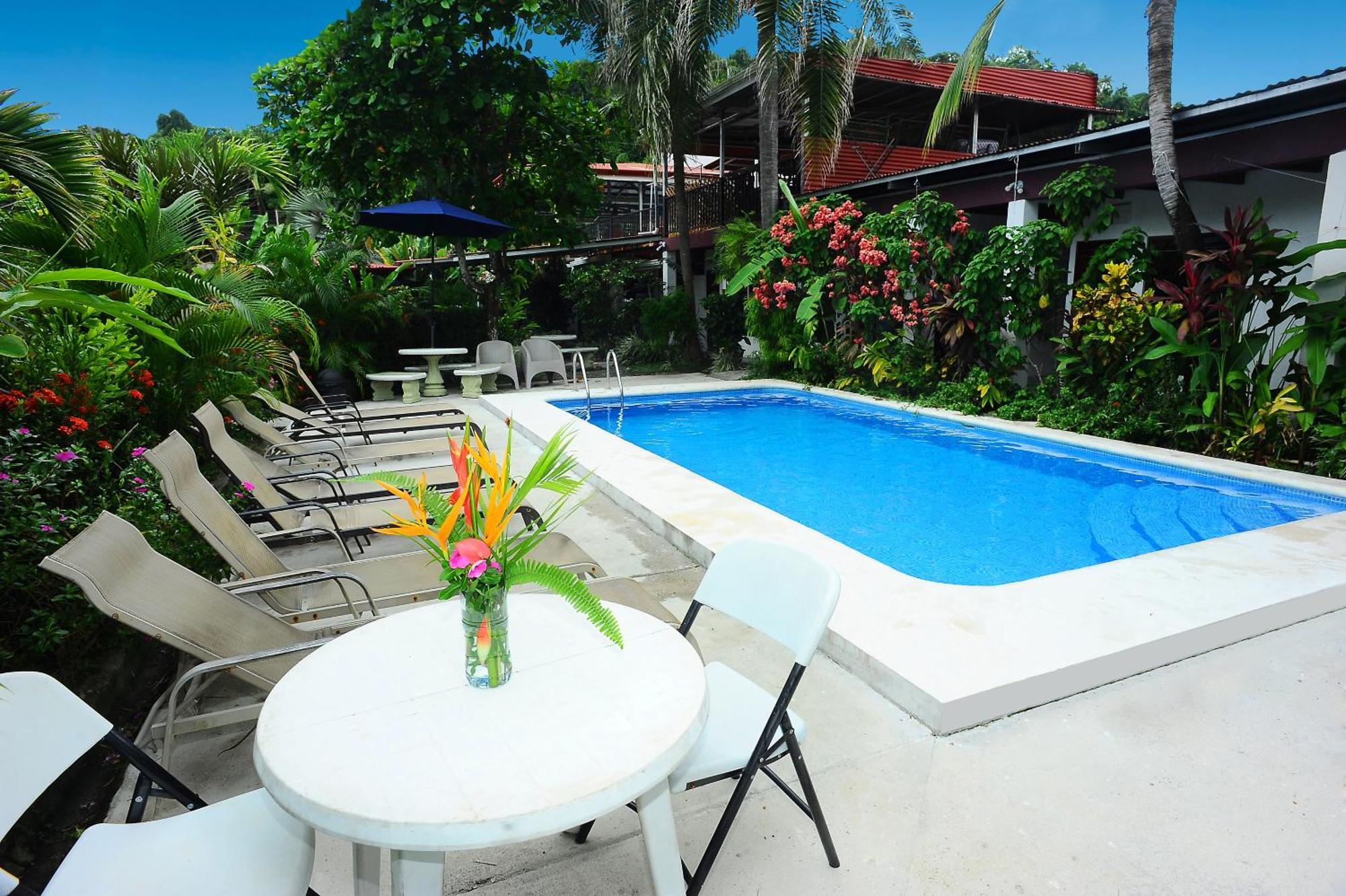 Private Fully Furnished Home At Wide Mouth Frog Hostel ケポス エクステリア 写真